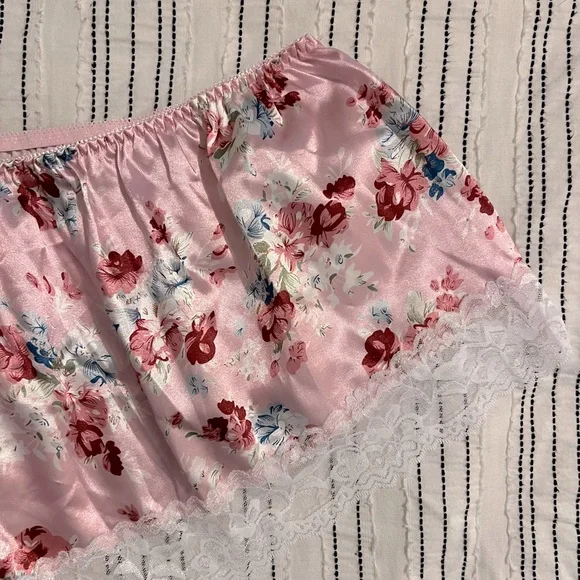 NWT SHEIN Floral and Lace Flirty Pajama Set Size 1XL - Picture 7 of 11